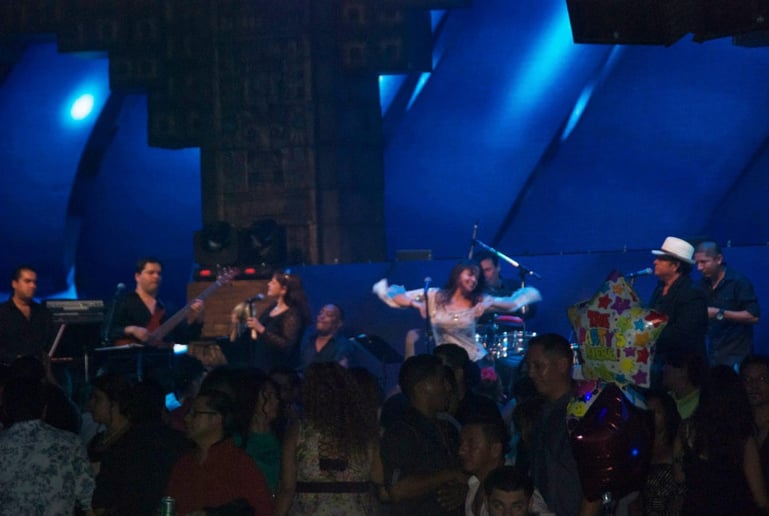 Gallery photo 25 of Yamila Guerra Latin Band Grammy Winner - Oscar’s - Walt Disney Hall