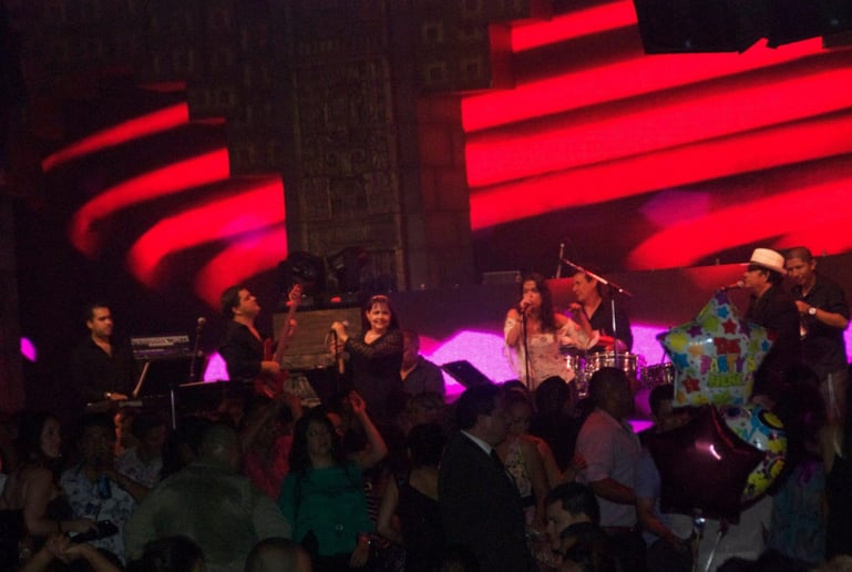 Gallery photo 30 of Yamila Guerra Latin Band Grammy Winner - Oscar’s - Walt Disney Hall
