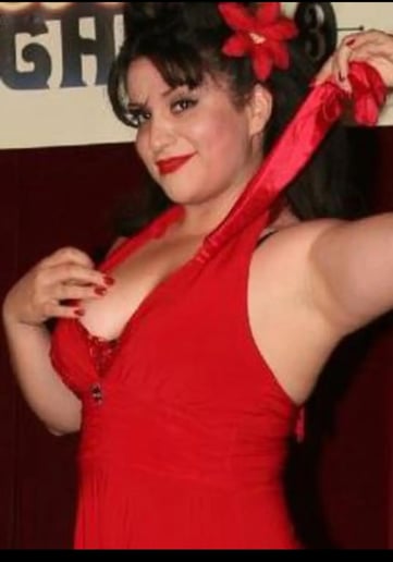 Gallery photo 10 of Yasmine Vine- Pop Singer