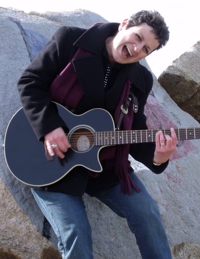 Gallery photo 1 of Yolo Music singersongwriter