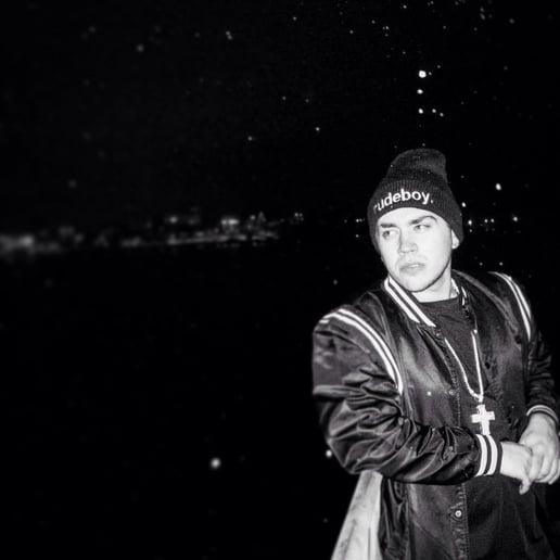 Gallery photo 9 of Young Lyrix