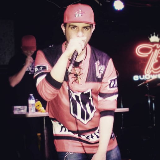 Gallery photo 4 of Young Lyrix