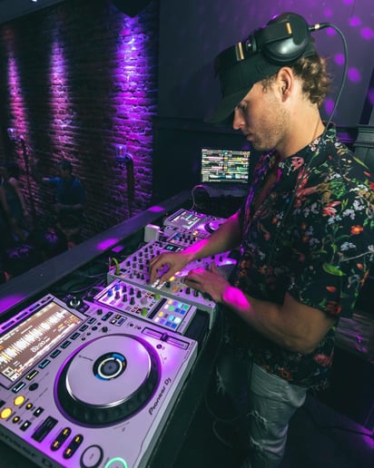 Gallery photo 5 of Your DJ