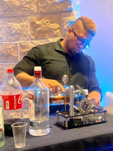 Gallery photo 9 of Your Mixologist
