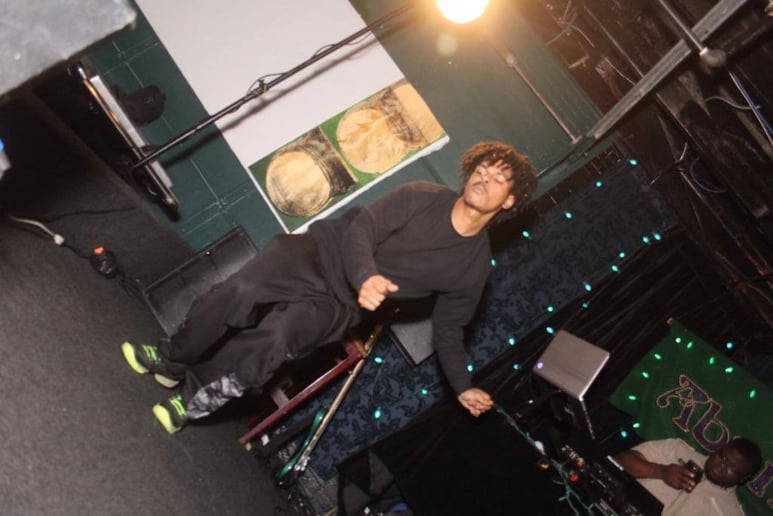 Gallery photo 5 of Yung Thes