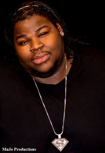 Gallery photo 3 of Yung X clusive