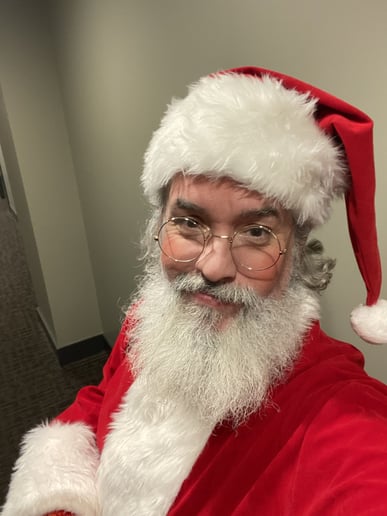 Gallery photo 2 of Yvr Santa