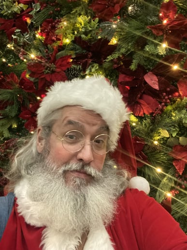 Gallery photo 4 of Yvr Santa