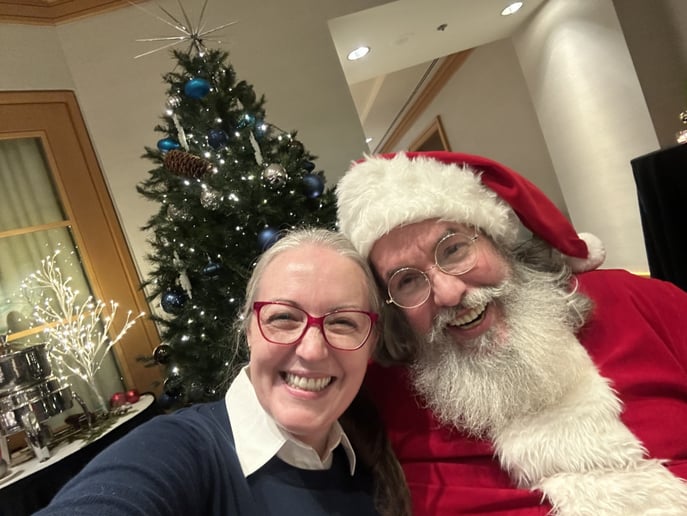 Gallery photo 9 of Yvr Santa