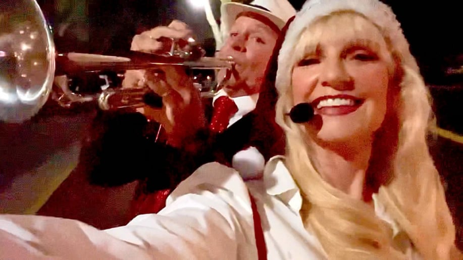 Gallery photo 58 of Caroling on Wheels, Carolers and Holiday Entertainers
