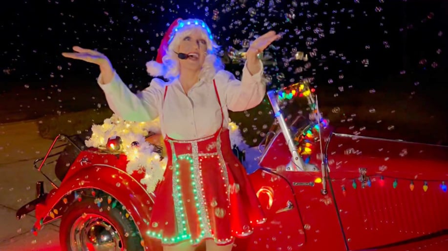 Gallery photo 12 of Caroling on Wheels, Carolers and Holiday Entertainers