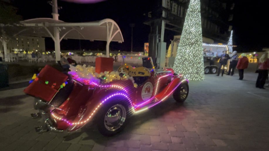 Gallery photo 55 of Caroling on Wheels, Carolers and Holiday Entertainers