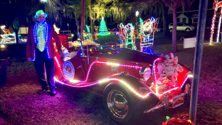 Gallery photo 48 of Caroling on Wheels, Carolers and Holiday Entertainers