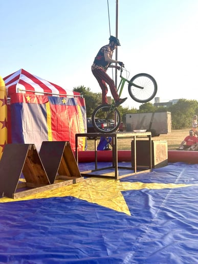 Gallery photo 24 of Zabo Circus Productions