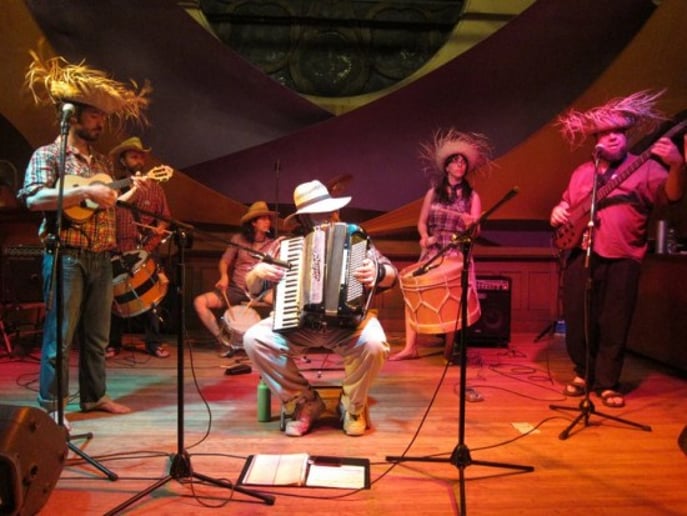 Gallery photo 1 of z'Bumba