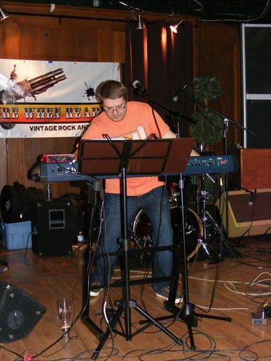 Gallery photo 2 of Zdravko, The Singing Pianist