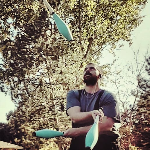 Gallery photo 1 of Zen-juggling