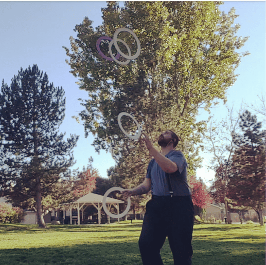 Gallery photo 3 of Zen-juggling