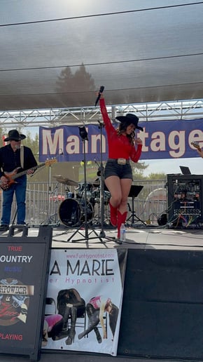 Gallery photo 1 of Zena Jean and the Dry River Band