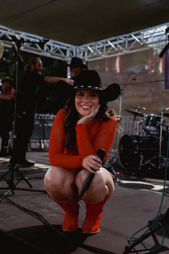 Gallery photo 4 of Zena Jean and the Dry River Band