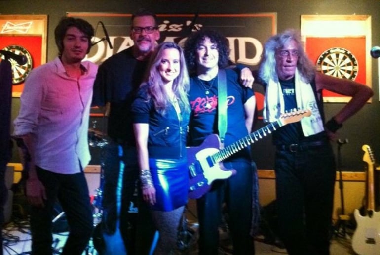Gallery photo 2 of Suzie Hatton Band