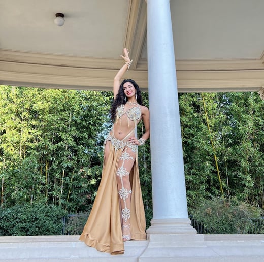 Gallery photo 4 of Zina Belly Dancer