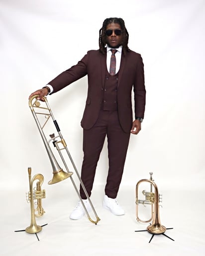 Gallery photo 8 of Zo Blow