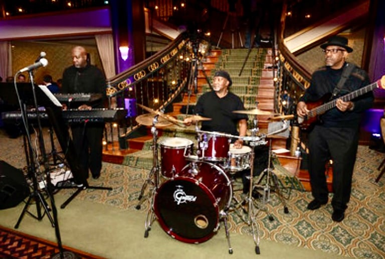 Gallery photo 1 of Zoay Jazz