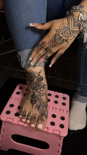 Gallery photo 5 of Zoya's Henna