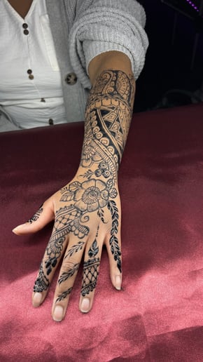 Gallery photo 7 of Zoya's Henna