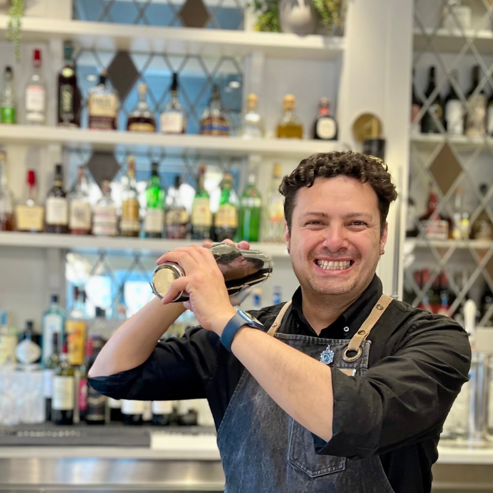 Profile thumbnail image for Luis' Bartending