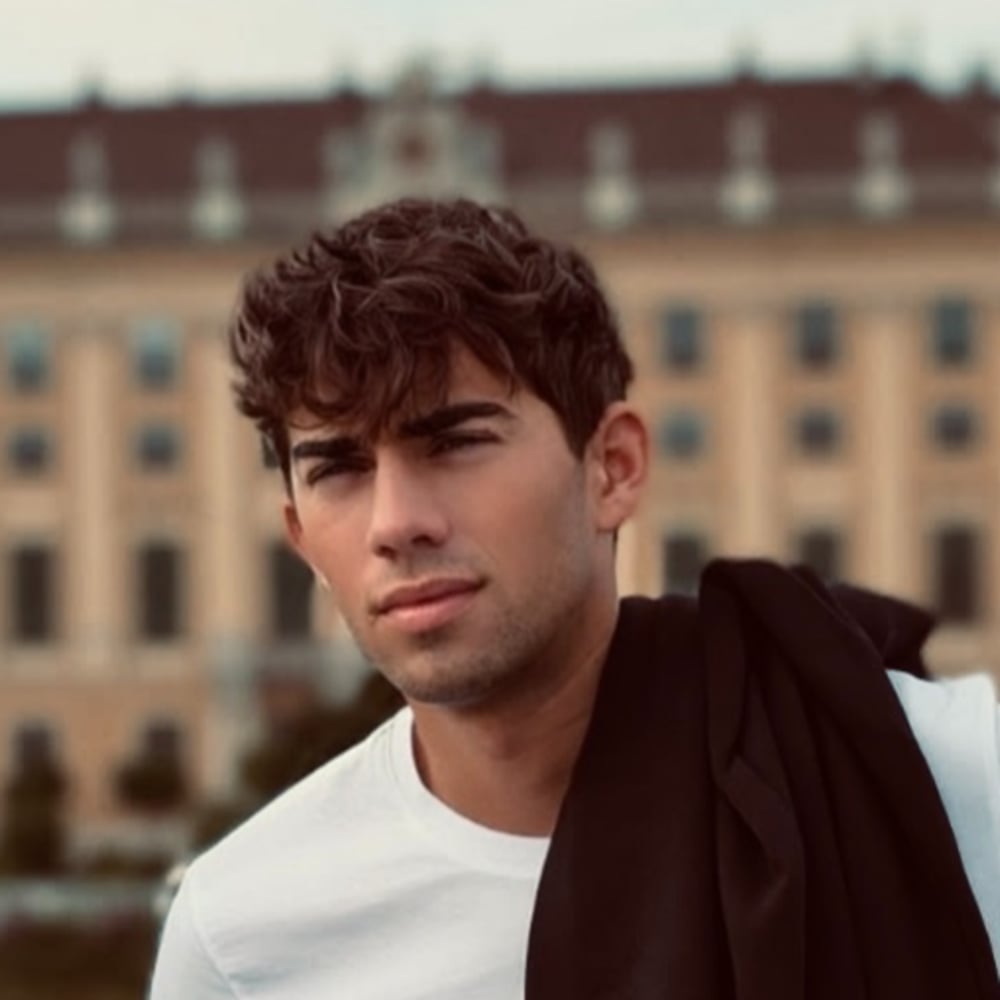 Profile thumbnail image for Daniel Sings
