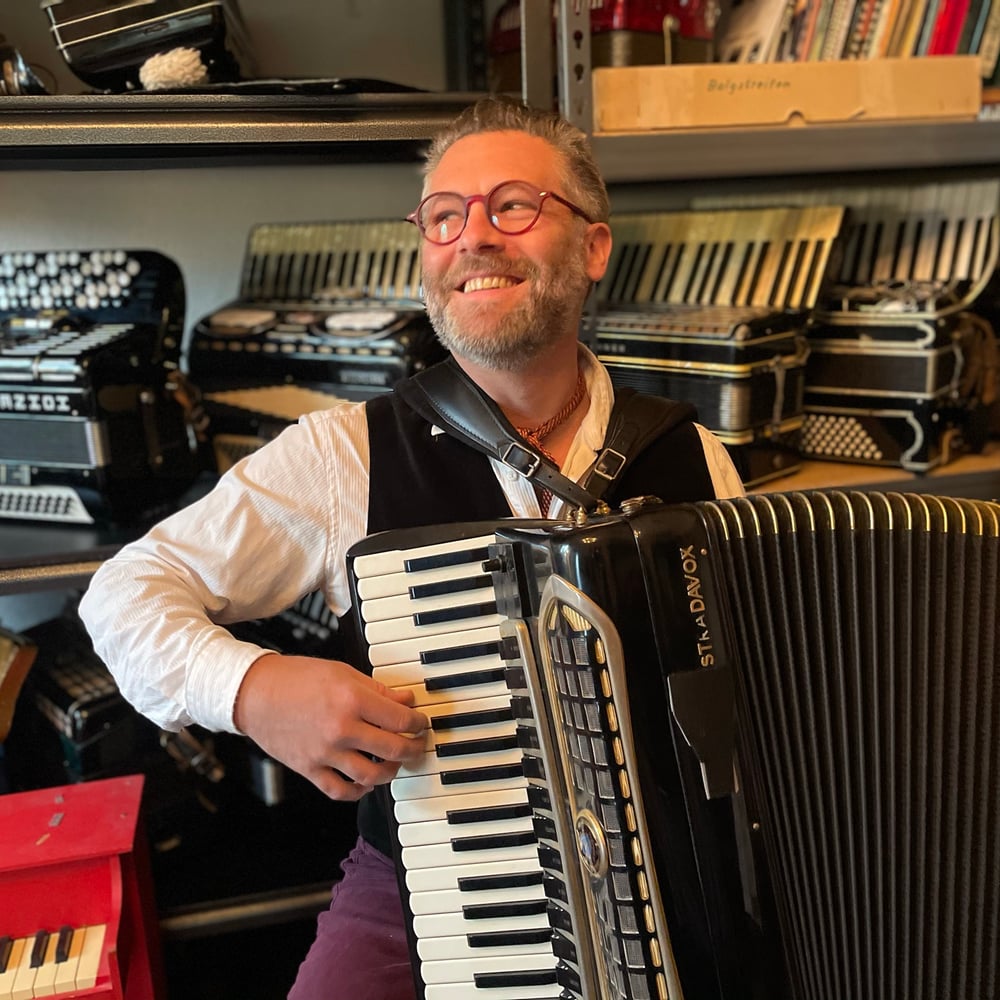 Profile thumbnail image for David C. Symons - Accordionist