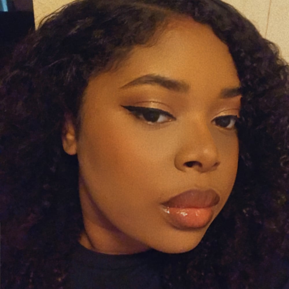 Profile thumbnail image for Flawless makeup application