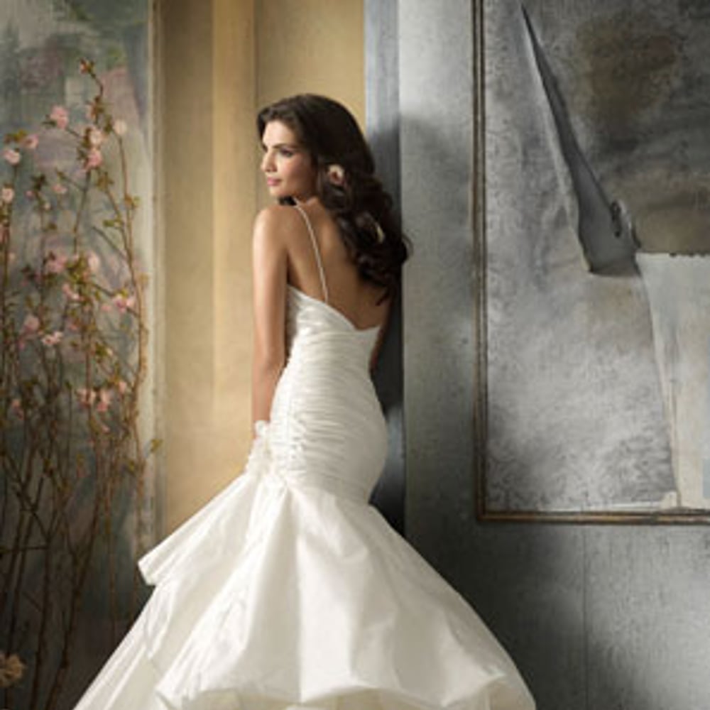 Profile thumbnail image for Glamour Girls Bridal Boutique