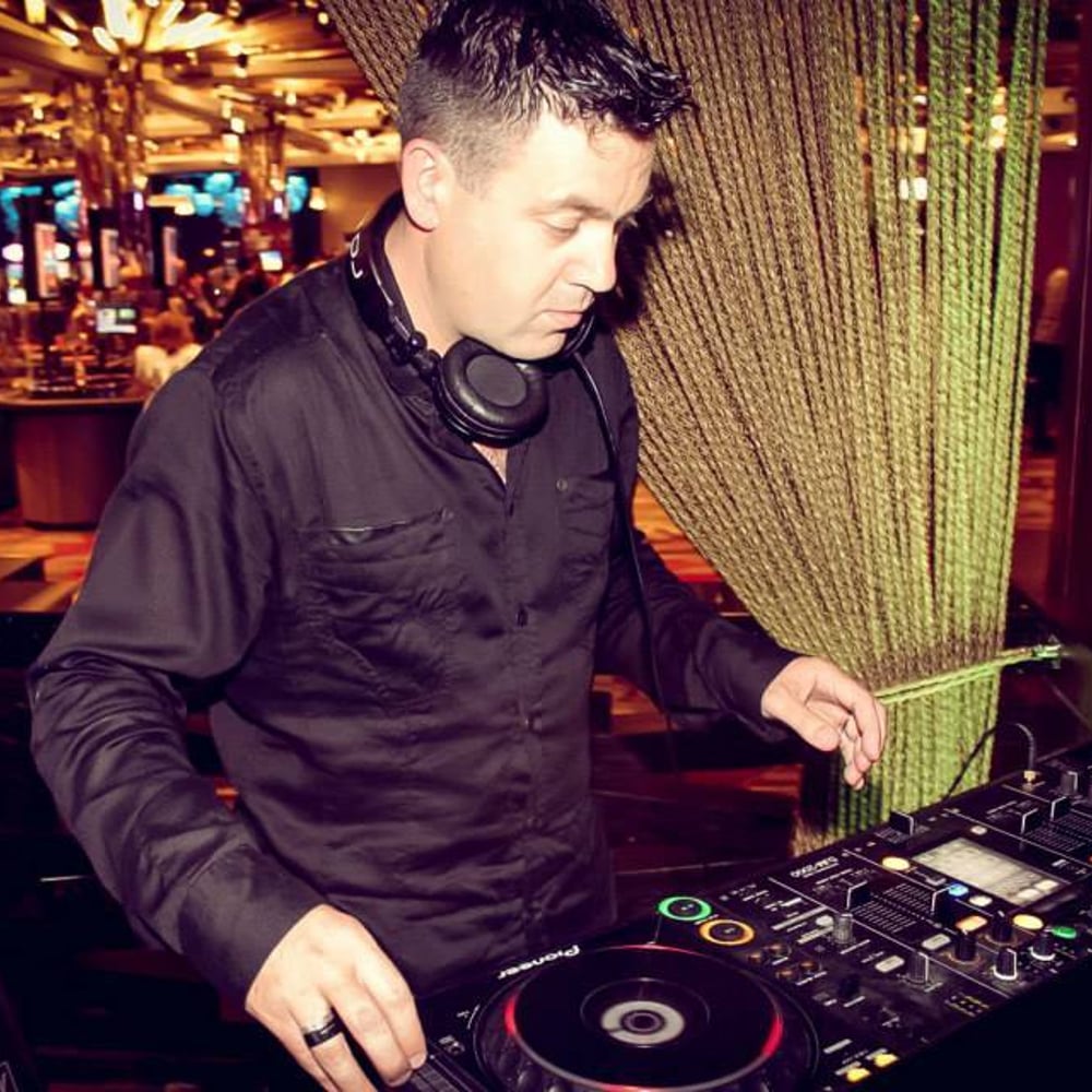 Profile thumbnail image for House & Techno DJ