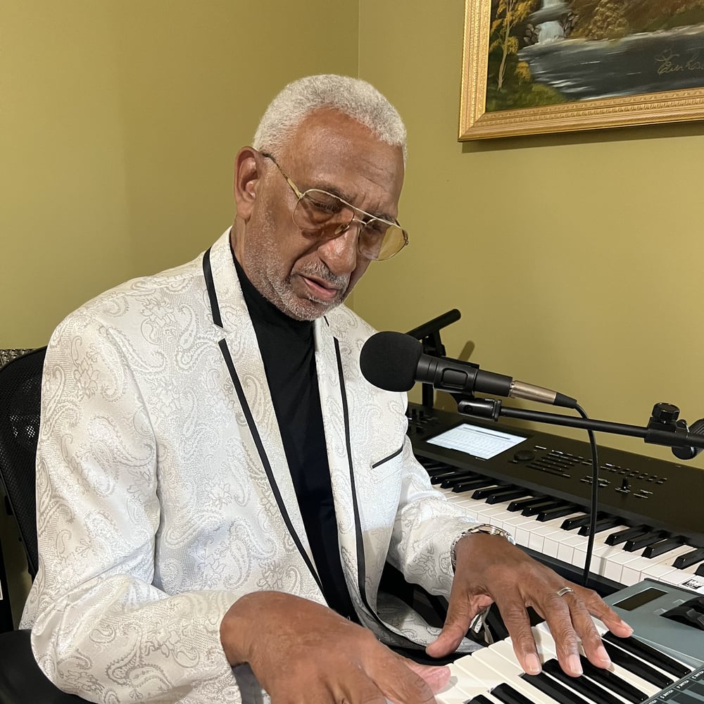 Profile thumbnail image for Keyboard and Singer One Man Act