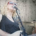 Paula Reynolds Live Looping