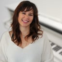 Sarah McSweeney - Singing Pianist for Corporate and Private Events
