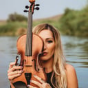 Selin Eskandarian Violinist