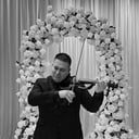 U-B Violinist