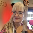 Uma &amp; her Uke