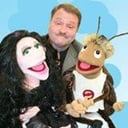 Woodi Bruce and his cast o characters