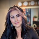 Dezi v Hair &amp; Makeup Artistry