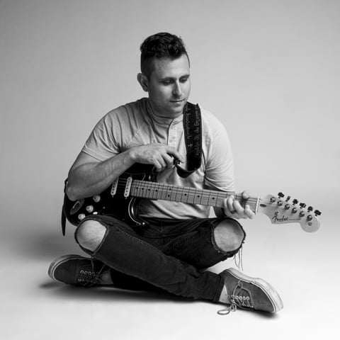 Hire Andy Austin - Singing Guitarist in New York City, NY | GigSalad