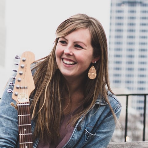 Hire Erin Eades - Singing Guitarist in Kansas City, MO | GigSalad