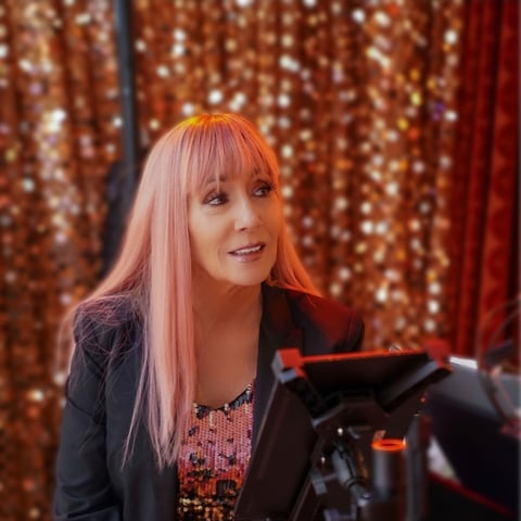 Hire Shea Chambers - R&B Vocalist in Los Angeles, CA | GigSalad