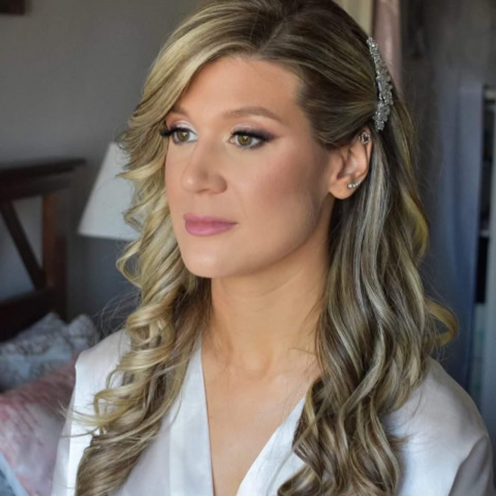 Profile thumbnail image for Aly MUA