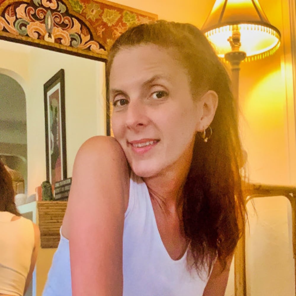 Profile thumbnail image for Bar & Star Service with Gina