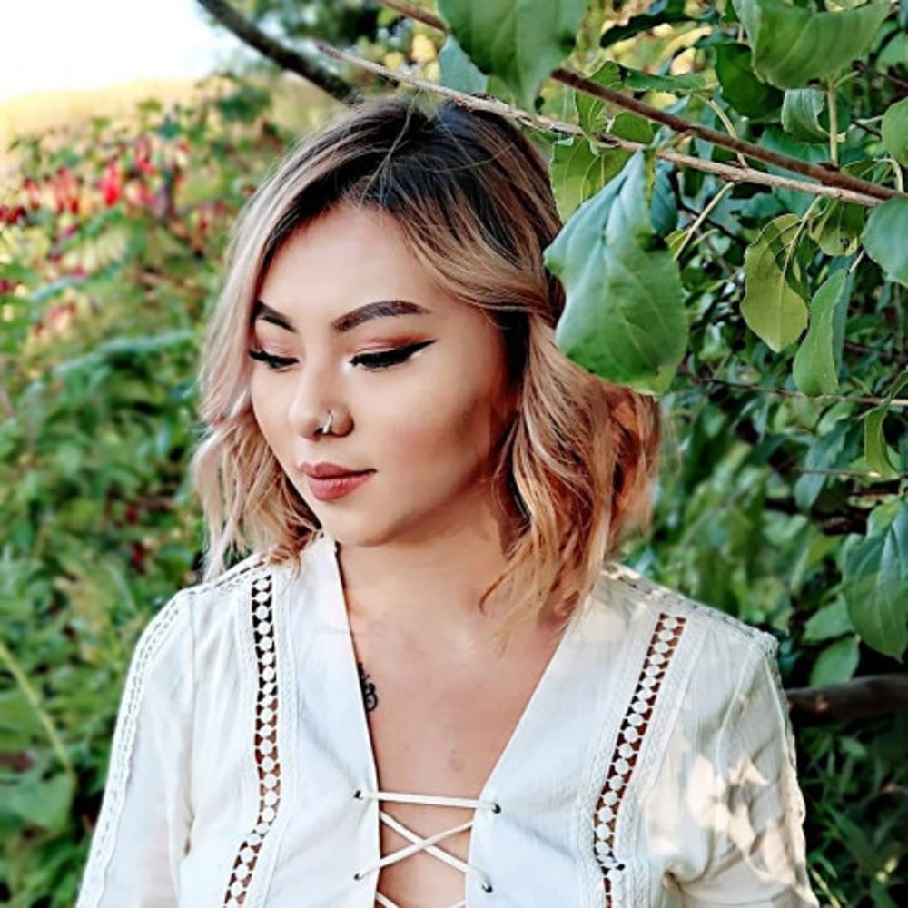 Profile thumbnail image for Belle Lee